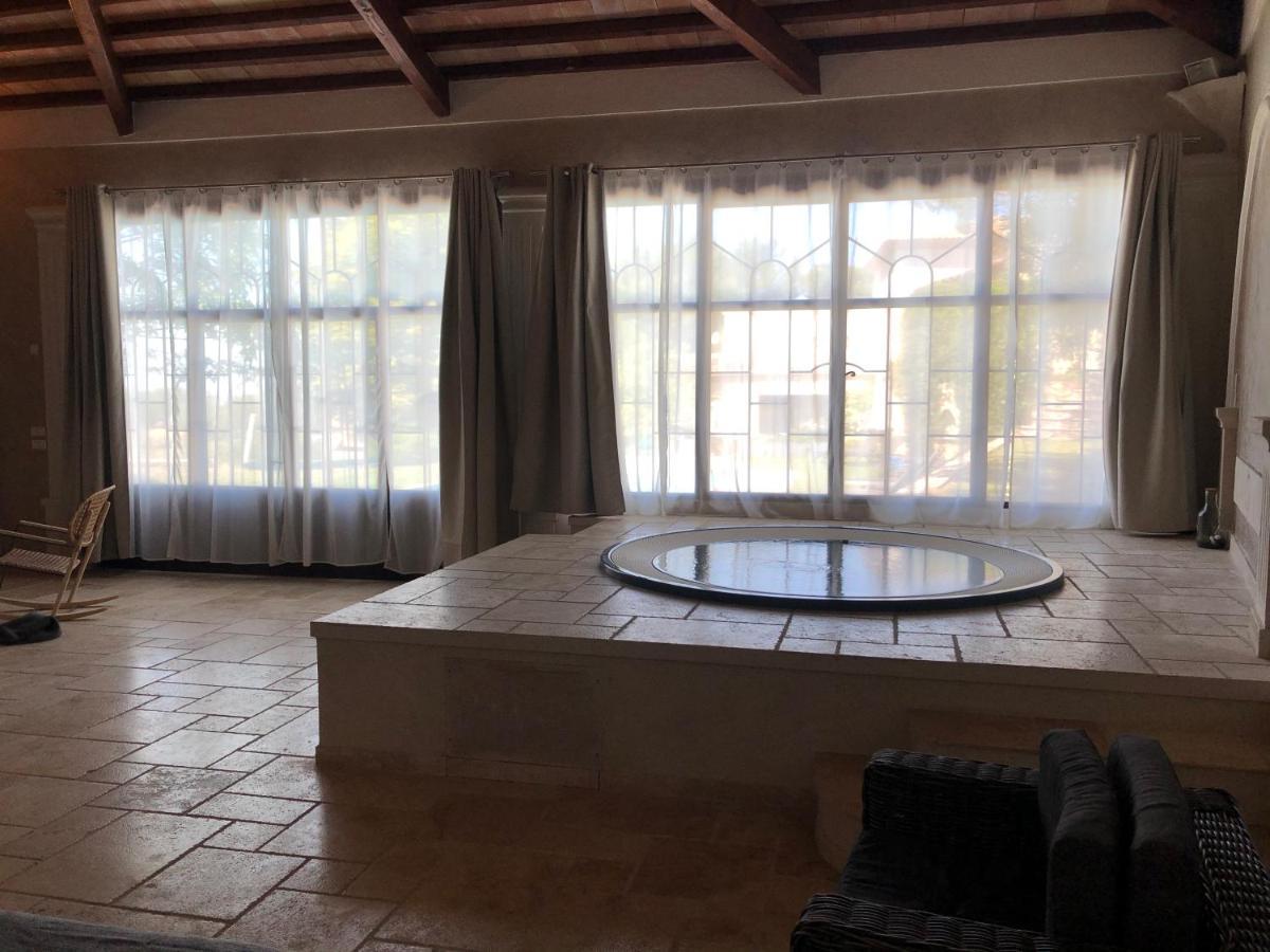 Hotel Le Pool House - Private Jacuzzi Ventabren Esterno foto