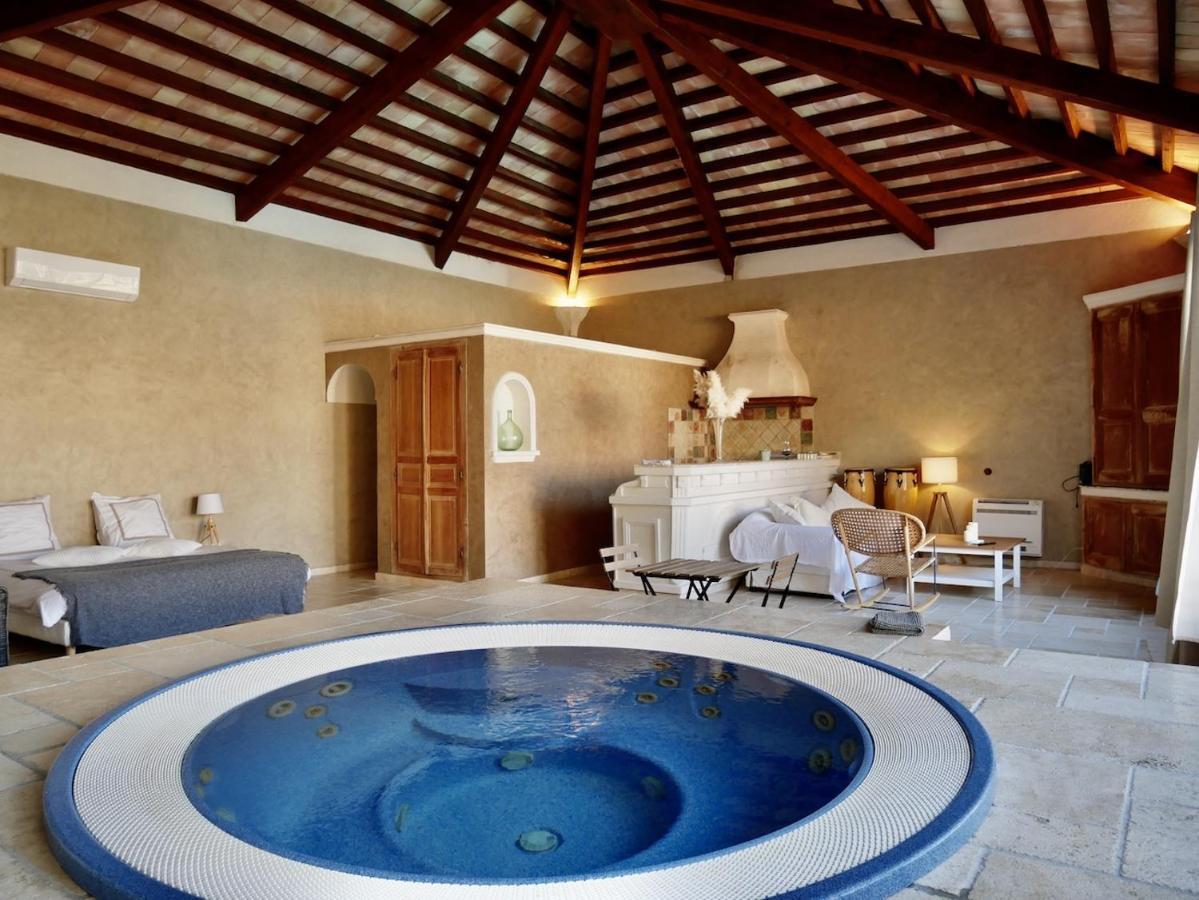 Hotel Le Pool House - Private Jacuzzi Ventabren Esterno foto