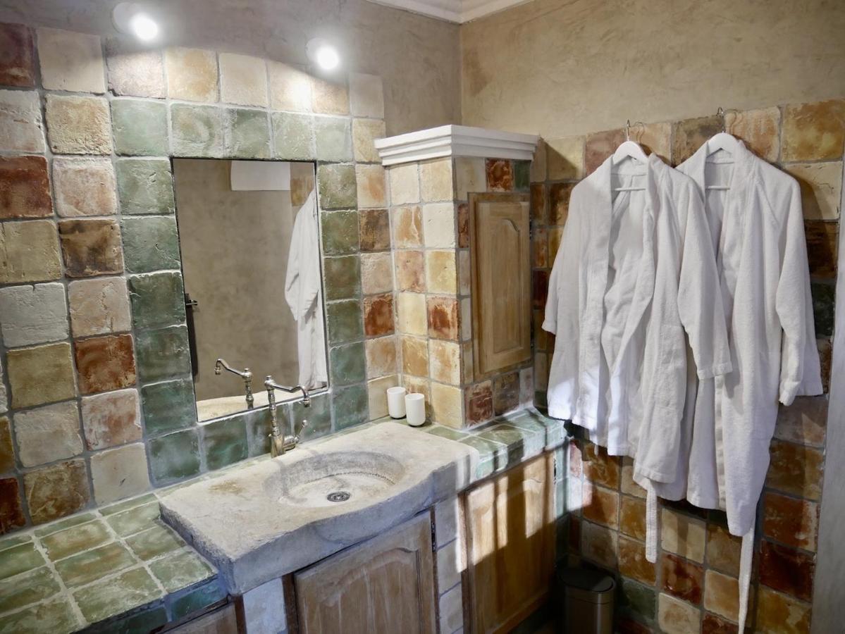 Hotel Le Pool House - Private Jacuzzi Ventabren Esterno foto